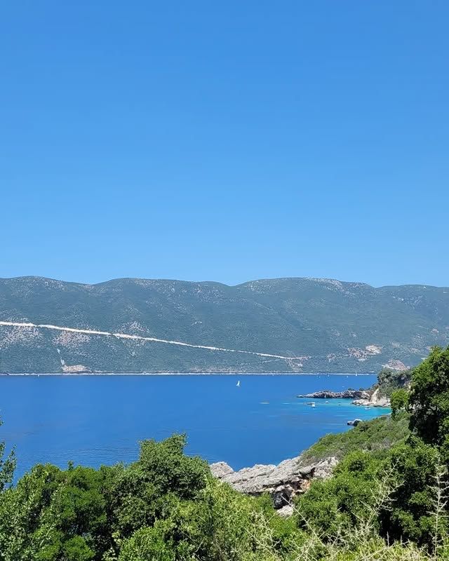 希臘萊夫卡斯島瓦西利基海灘——自然與寧靜的完美邂逅