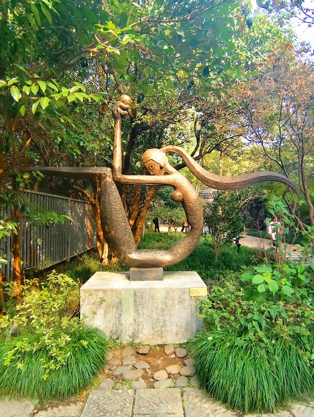 一年四季花不同，還有藝術館可以打卡
