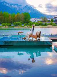 本來以為麗江已經夠美了，直到我住進風景裡