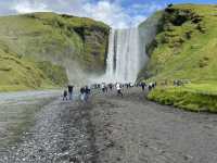 Waterfalls, Craters, and The Blue Lagoon: Six Must-See Spots in Iceland 🇮🇸 🌋 
