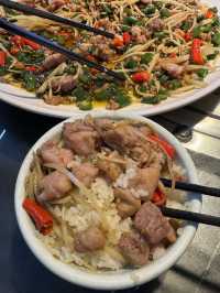 沙坪壩……慕名而來……真係好食……