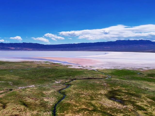 七月探索烏魯木齊鹽湖景區：鹽海之上的夢幻奇景   七月，陽光熾熱，烏魯木齊鹽湖景區宛如一顆璀璨嘅明