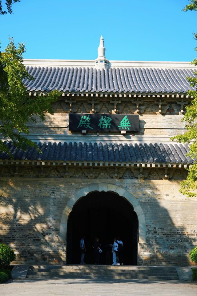 用人擠人！這裡比梧桐大道更值得來