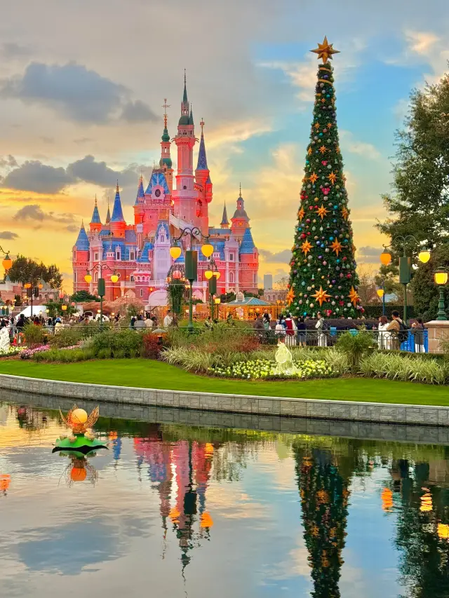 Shanghai Disneyland is legendary in November! Fewer crowds, drifting snow, and exclusive activities—here’s your ultimate guide