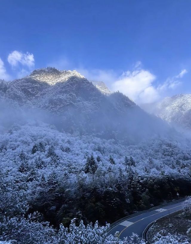 錯過等一年！川西5日遊半秋半冬仙境