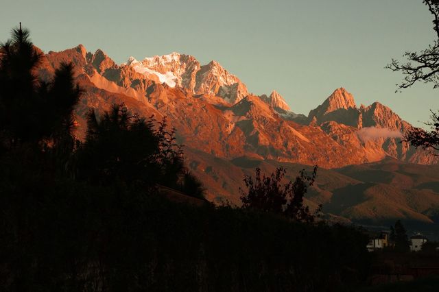 在麗江沉浸式感受“玉龍雪山”的 Day & Night 在麗江沉浸式感受“玉龍雪山”的 Day & Night