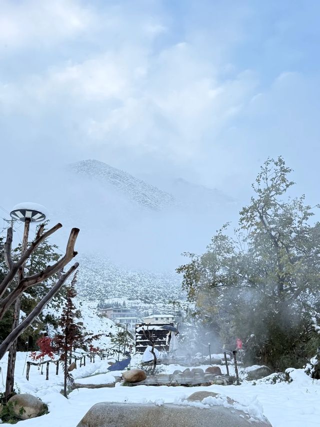 推開窗就能看到雪山！康定這間藏式美學酒店實在太夢幻了！✨