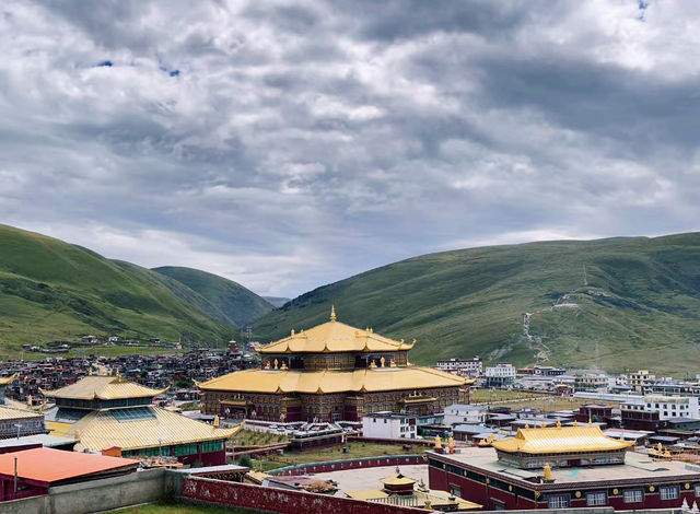 離天堂最近的絳紅佛國｜亞青寺，魂被留在了4000米！