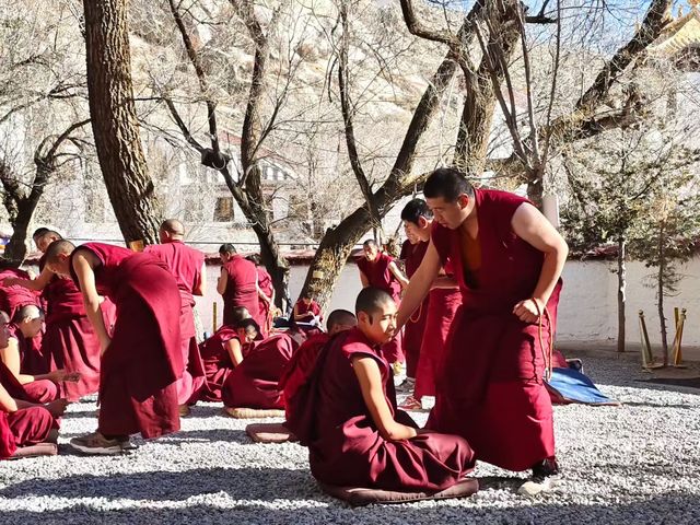 色拉寺值得去兩次!我的波折與圓滿全攻略 色拉寺值得去兩次!我的波折與圓滿全攻略