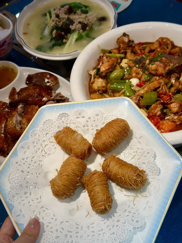 陽朔老牌啤酒魚，居然是個音樂餐廳！