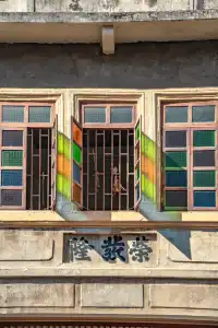 台山 | 百年騎樓裡極具特色的玻璃窗