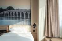 來北京絕對要住的寶藏酒店距離各大景點步行可達，重點是小哥哥們帥服務還好，愛了愛了～  這次北京4日