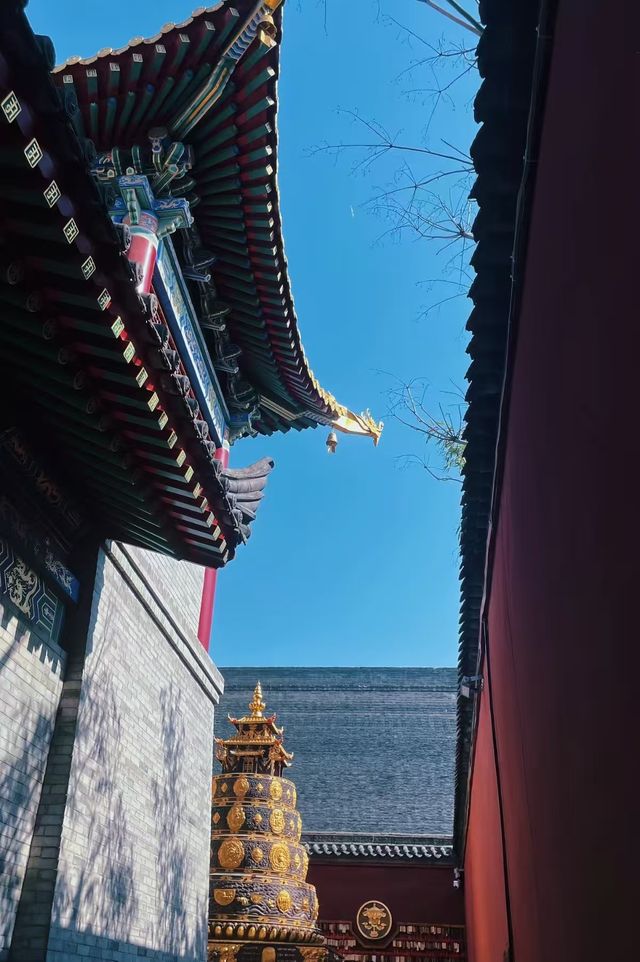 廣仁寺,這座由康熙皇帝敕建的藏傳格魯派寺院,已有300多年歷史,承載著漢、藏、蒙多元文化的交融。踏入 廣仁寺,這座由康熙皇帝敕建的藏傳格魯派寺院,已有300多年歷史,承載著漢、藏、蒙多元文化的交融。踏入