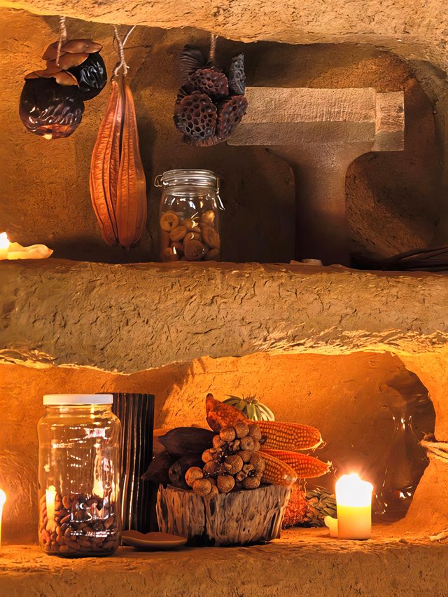 曼谷高空洞穴餐廳