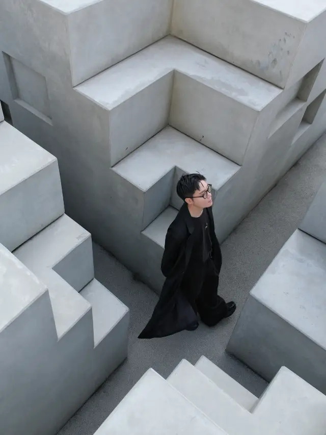 At the Hong Kong Maritime Museum, fall into two artistic dreams in one day