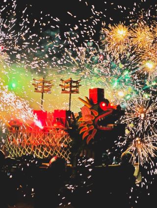 Chaozhou's Century-Old Intangible Cultural Heritage! The Fire Qilin Parade is Absolutely Explosive