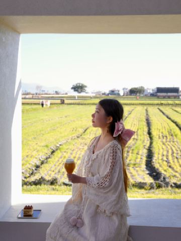 ทุ่งข้าวสาลีแห่งนี้ในซีโจว เมืองต้าหลี่ คือสถานที่ที่ฉันได้ดื่มชายามบ่ายที่ดีที่สุดของปี!