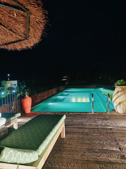 Who knows! The night view of this guesthouse on Weizhou Island is