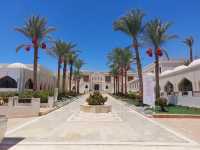 Mixed Feelings on Club Reef Resort: Great Atmosphere Marred by Health Concerns