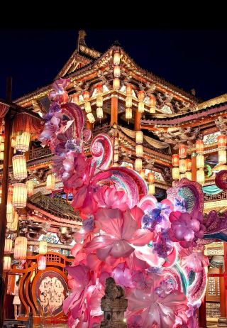 Hengdian is more than just a place to spot celebrities! This immersive dream-making park is a blast to explore
