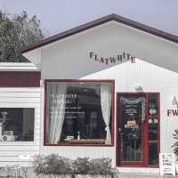 คาเฟ่สไตล์มินิมอล Flatwhite.TH
