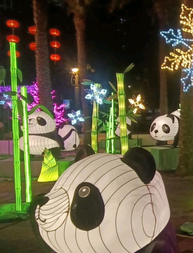 中秋節下之綵燈會,洋溢歡天喜地!