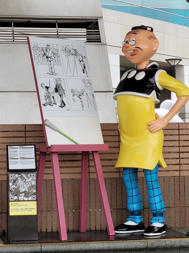 Golden Bauhinia Square 🌷✨ Golden Bauhinia Square 🌷✨