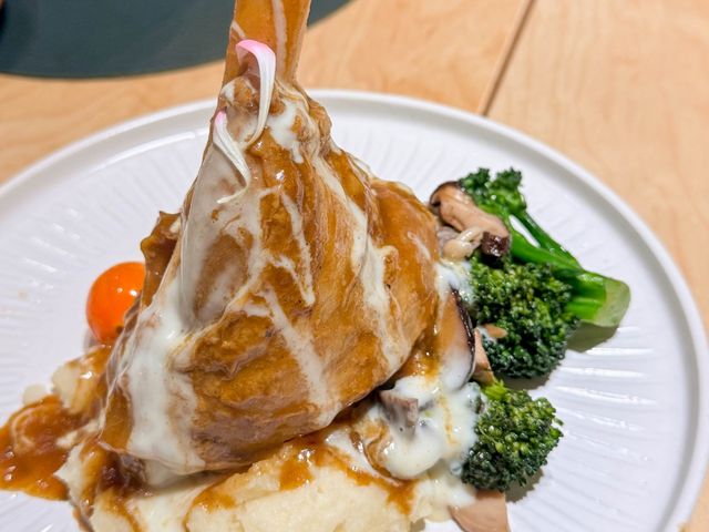 【CP值高的工廈餐廳｜別出心裁的 Dinner Set】