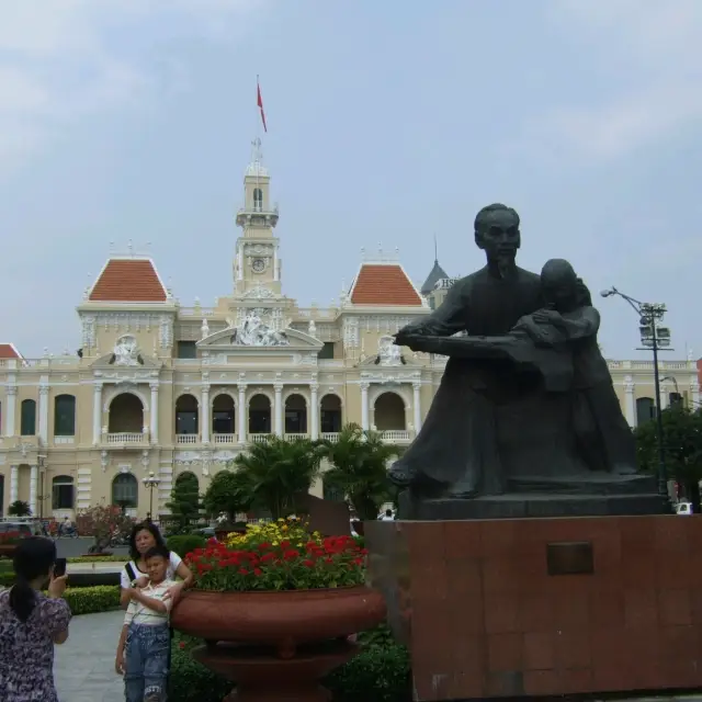 🇻🇳ベトナム ホーチミン "ホーチミン人民委員会庁舎とその周辺" コロニアル建築が素晴らしい!!