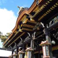 京都 北野天満宮の『なで牛』に雪が積もっていた。