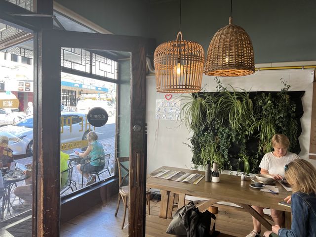 但尼丁早午餐推薦The Perc Cafe，海鮮巧達濃湯真的超好喝呀～海鮮料超多又香濃💕💕