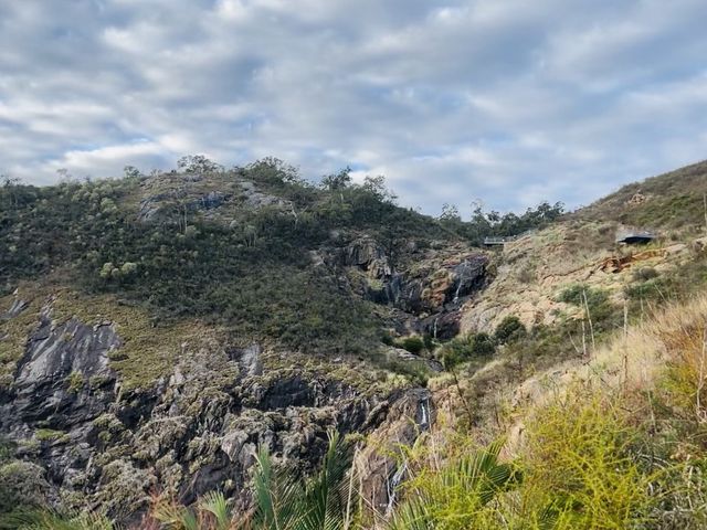 Skycrapers from afar!😎#minihikingLesmurdie🤓