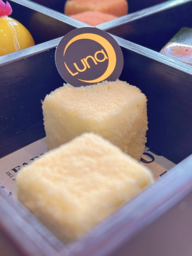  《Luna Cake 下 午 茶》