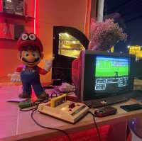 RETRO BAR x FRIENDS 