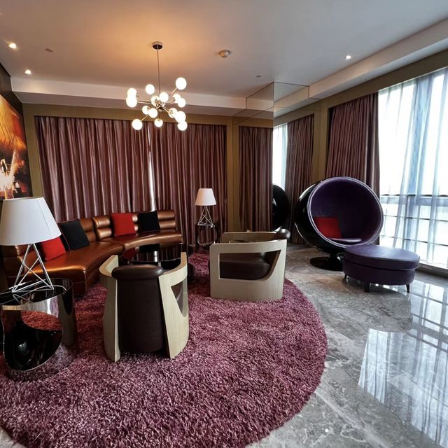  #🎸🏨 深圳硬石酒店─搖滾奇幻的音樂之旅 🎶🌇🎤