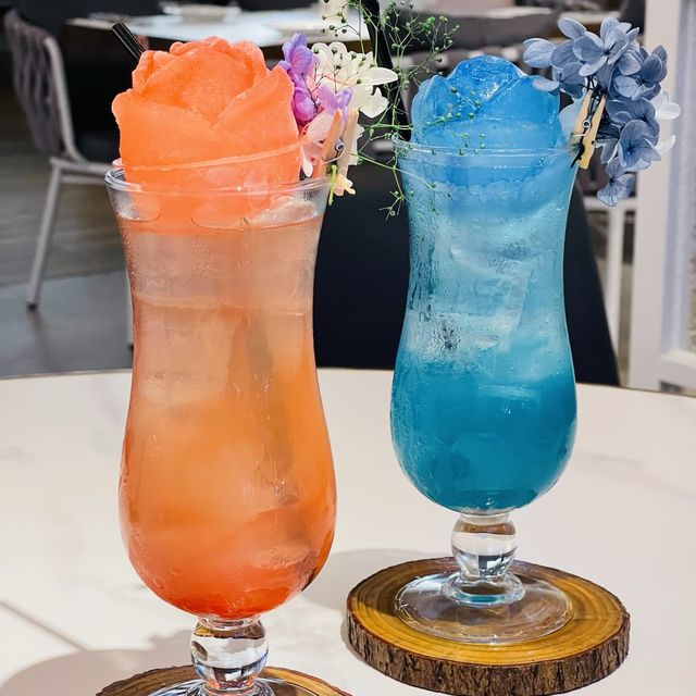 🐻Awesome Bar & Cafe🐷