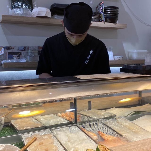 （新發現私藏壽司店）價格合理、現點現做