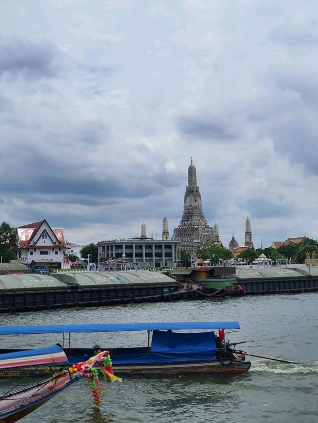 คาเฟ่ริมแม่น้ำเจ้าพระยา • VIVI The Coffee Place •
