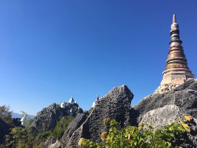 วัดพระบาทปู่ผาแดง ลำปาง