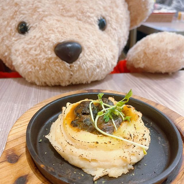 熊仔主題餐廳｜大小朋友👨‍👩‍👧‍👦情侶👩🏻‍🤝‍👨🏼必到 🤗超可愛熊仔🐻伴食｜高質抵食二人餐🍽️