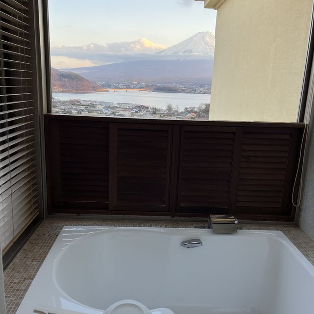 《河口湖富士山一泊二食溫泉🗻🇯🇵》