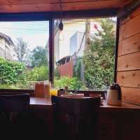 Retro-modern cafe by the railway, Yorodokoro
