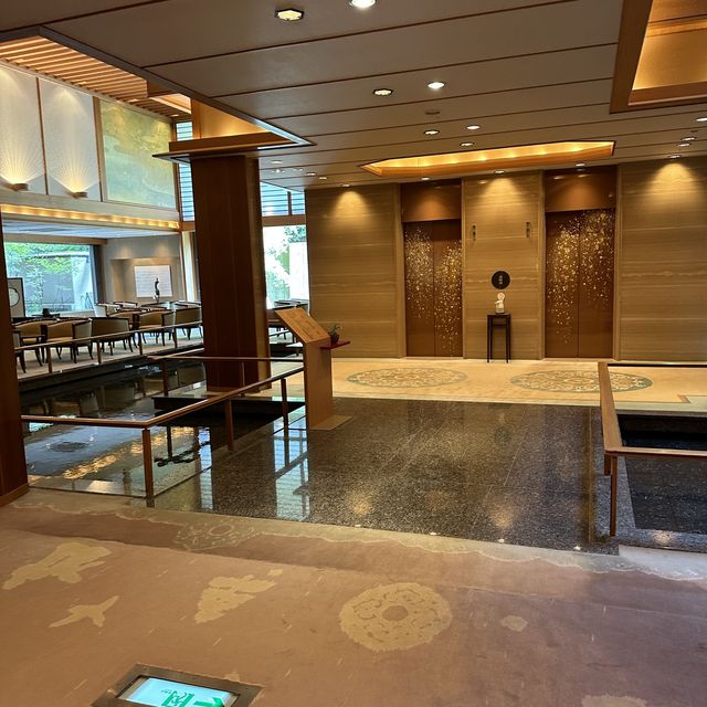 山口の老舗旅館、大谷山荘の貫禄さ。
