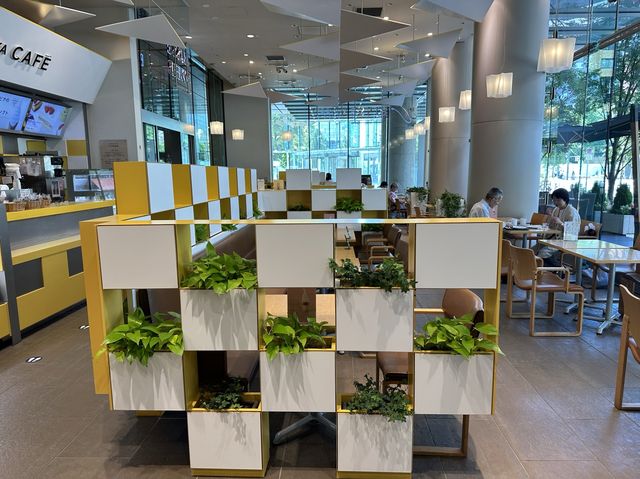 北海道・札幌。『きのとや 大通公園店 / KINOTOYA cafe』でパフェを楽しむ