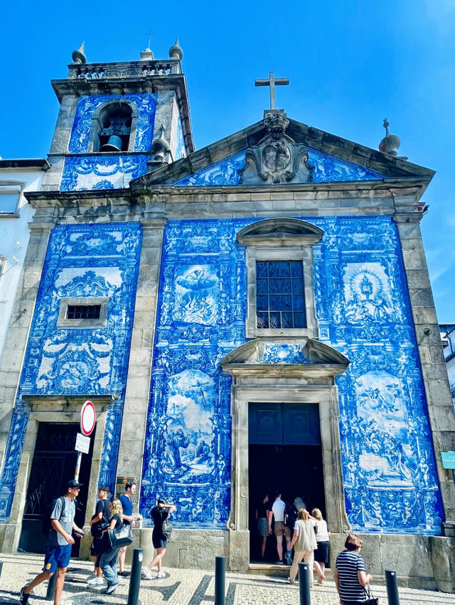 【絶景】世界遺産の街ポルトにある青と白のコントラストが美しいアルマス聖堂⛪🩵🇵🇹