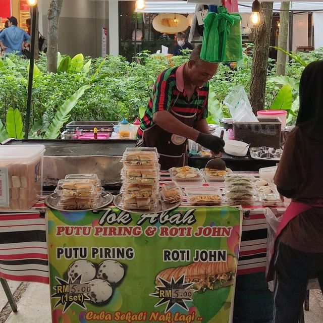 Shopping &Food Fair In A Magical Kingdom