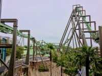 The Flying Dinosaur (USJ)