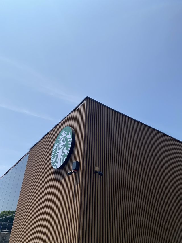 Beautiful Starbucks Reserve in Penang 🇲🇾