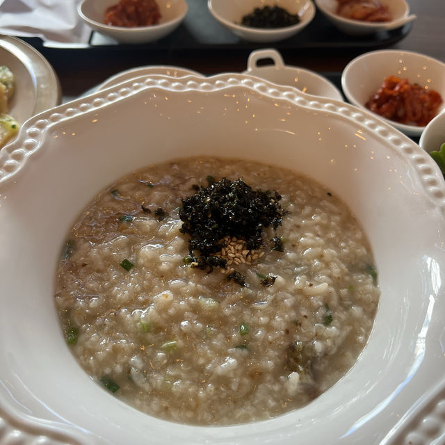 【韓国・ソウル🇰🇷】淑大入口駅前のサービスがすごすぎるお粥店！