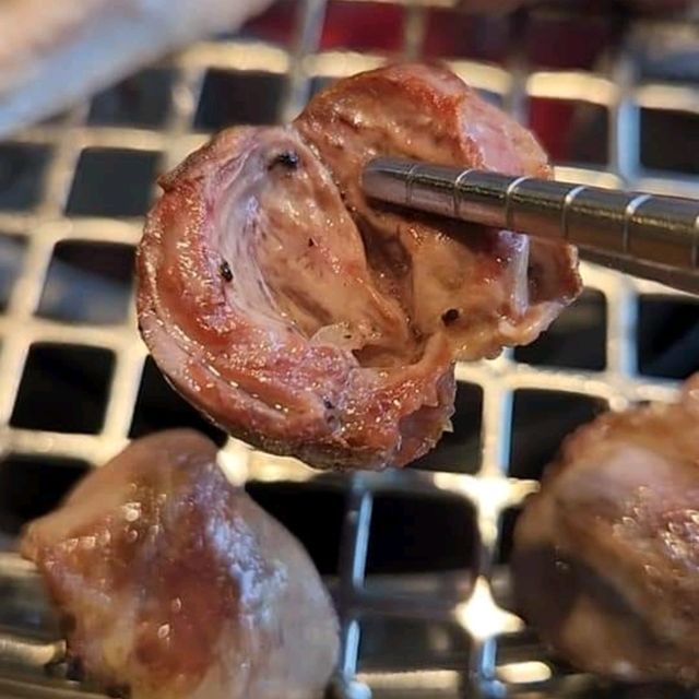 弘大必吃💪 宋江到訪 🔥碳烤特色雞肉料理